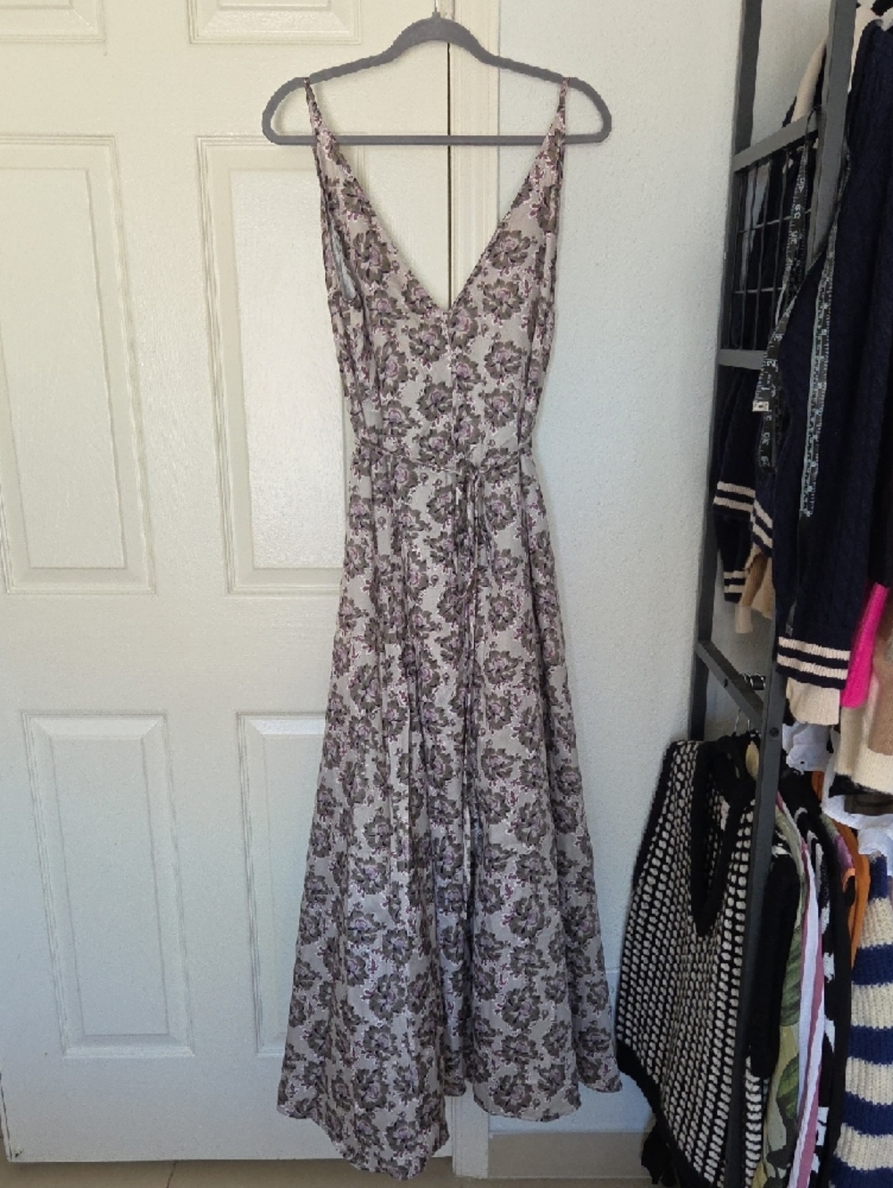 NWT Joyfolie Mauve Floral Maxi Dress with V-Neck Large - Picture 11 of 12